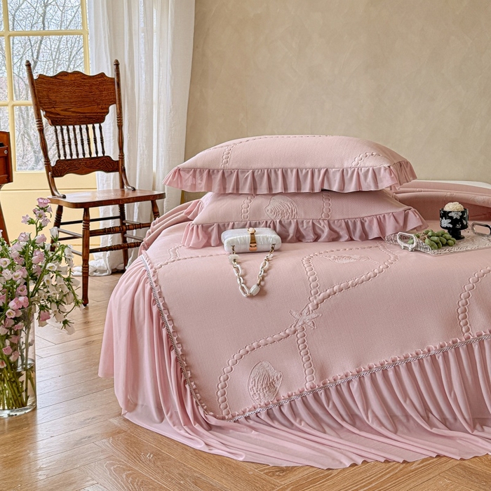 91家纺网 家纺一手货源 找家纺 赫本家纺  2026新款PE高分子单泡提花凉感复合凉席三件套 青屿晚风-粉（三明治复合）