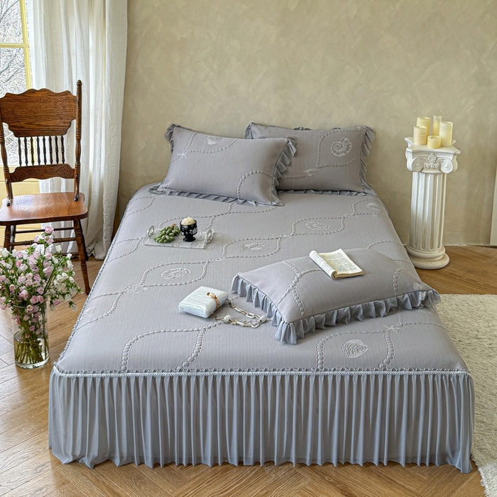 91家纺网 家纺一手货源 找家纺 赫本家纺  2026新款PE高分子单泡提花凉感复合凉席三件套 青屿晚风-灰（三明治复合）