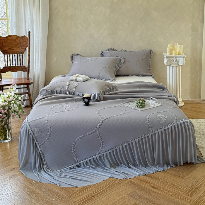 91家纺网 家纺一手货源 找家纺 赫本家纺  2026新款PE高分子单泡提花凉感复合凉席三件套 青屿晚风-灰（三明治复合）