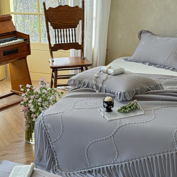 91家纺网 家纺一手货源 找家纺 赫本家纺  2026新款PE高分子单泡提花凉感复合凉席三件套 青屿晚风-灰（三明治复合）