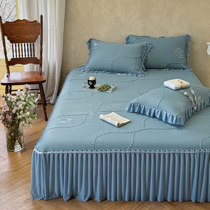 91家纺网 家纺一手货源 找家纺 赫本家纺  2026新款PE高分子单泡提花凉感复合凉席三件套 青屿晚风-蓝（三明治复合）