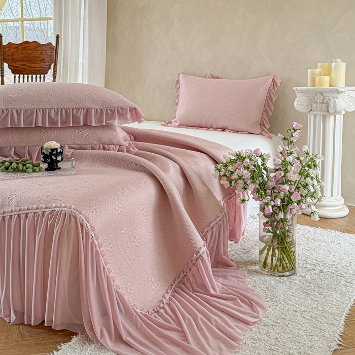 91家纺网 家纺一手货源 找家纺 赫本家纺  2026新款PE高分子单泡提花凉感复合凉席三件套 桃雾奶芙-粉（三明治复合）