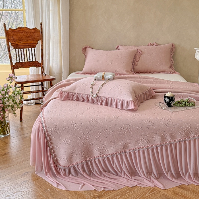 91家纺网 家纺一手货源 找家纺 赫本家纺  2026新款PE高分子单泡提花凉感复合凉席三件套 桃雾奶芙-粉（三明治复合）