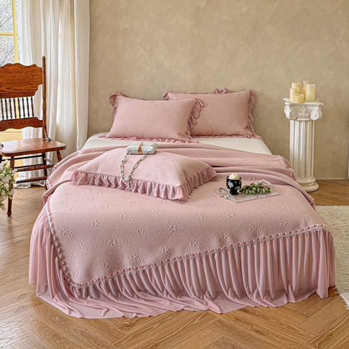 91家纺网 家纺一手货源 找家纺 赫本家纺  2026新款PE高分子单泡提花凉感复合凉席三件套 桃雾奶芙-粉（三明治复合）