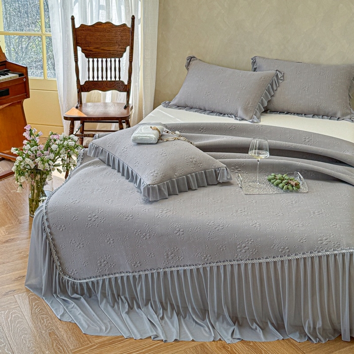 91家纺网 家纺一手货源 找家纺 赫本家纺  2026新款PE高分子单泡提花凉感复合凉席三件套 桃雾奶芙-灰（三明治复合）