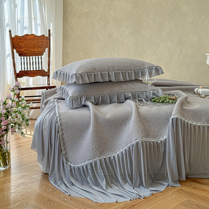 91家纺网 家纺一手货源 找家纺 赫本家纺  2026新款PE高分子单泡提花凉感复合凉席三件套 桃雾奶芙-灰（三明治复合）