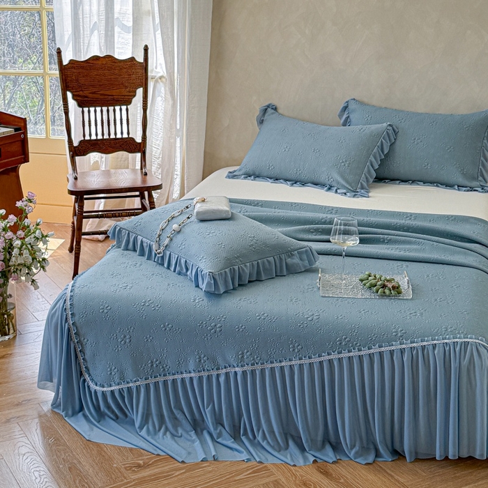 91家纺网 家纺一手货源 找家纺 赫本家纺  2026新款PE高分子单泡提花凉感复合凉席三件套 桃雾奶芙-蓝（三明治复合）