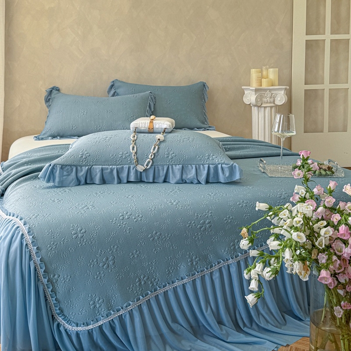 91家纺网 家纺一手货源 找家纺 赫本家纺  2026新款PE高分子单泡提花凉感复合凉席三件套 桃雾奶芙-蓝（三明治复合）