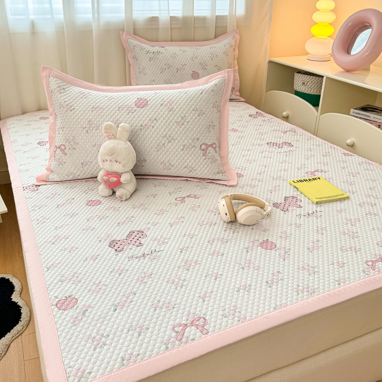 91家纺网 家纺一手货源 找家纺 寐居家纺 2026新款冰豆豆数码印花席三明治底凉席席子 趣味小马