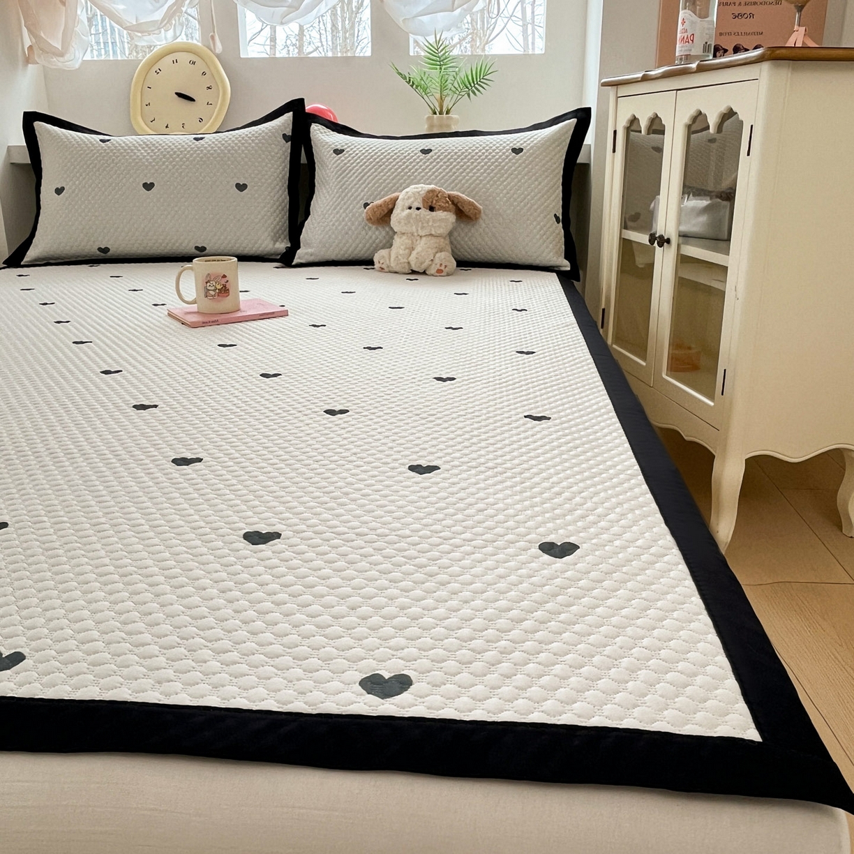 91家纺网 家纺一手货源 找家纺 寐居家纺 2026新款冰豆豆数码印花席三明治底凉席席子 山茶物语