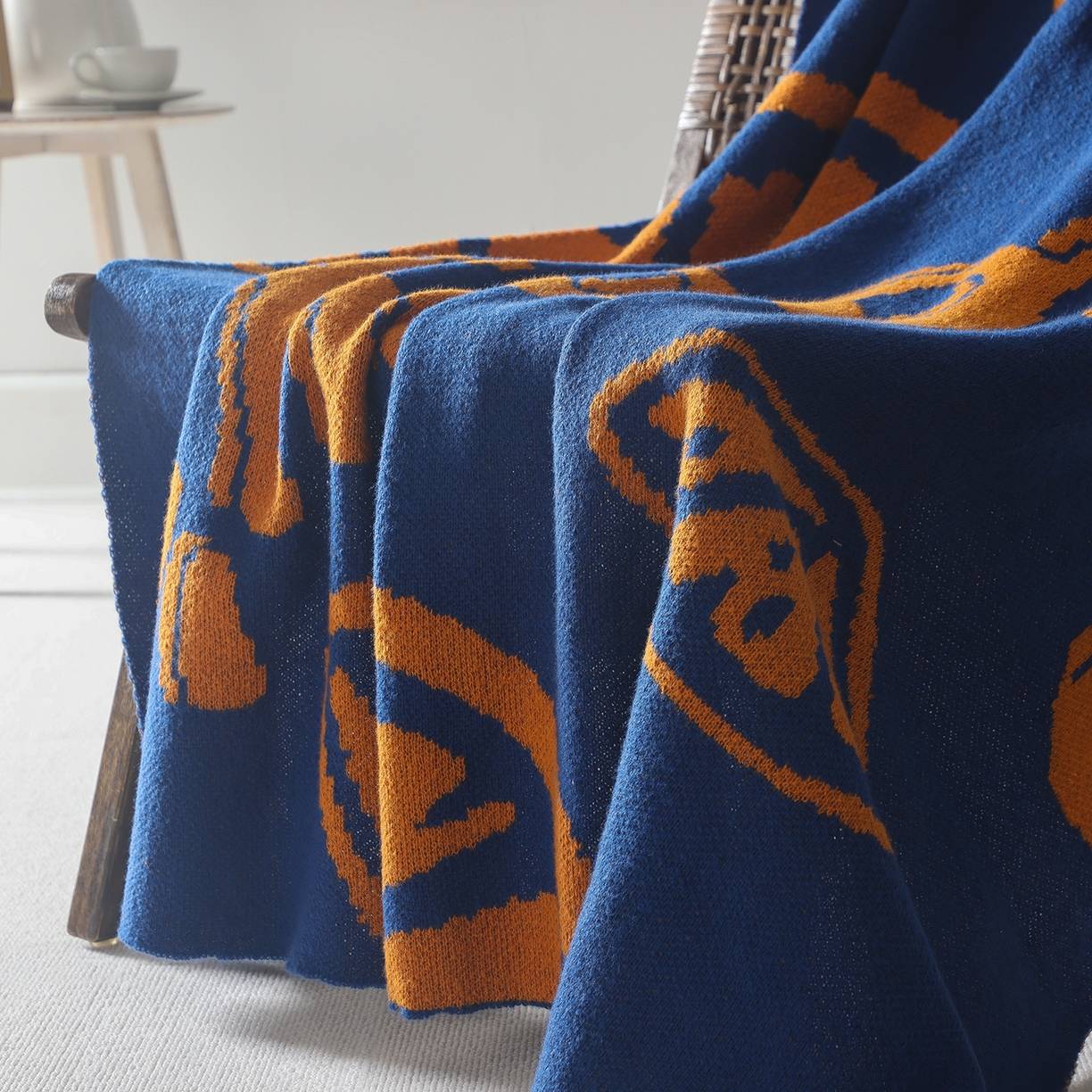 91家纺网 家纺一手货源 找家纺 栩裕纺织 2026新款史努比SNOOPY正版授权独家针织毯披肩膝盖毯儿童毯多功能盖毯送礼礼品终端控价 史努比-香橘士