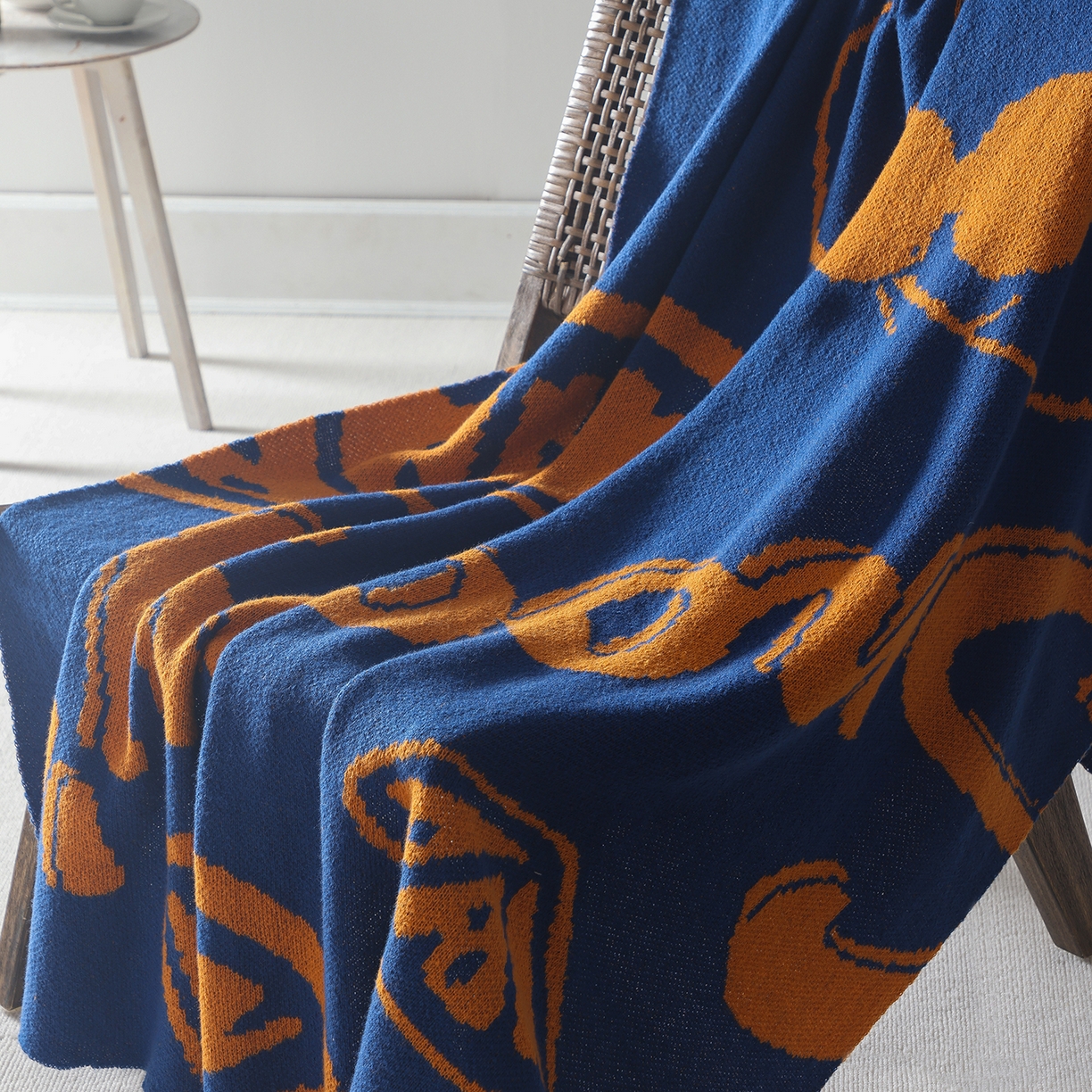 91家纺网 家纺一手货源 找家纺 栩裕纺织 2026新款史努比SNOOPY正版授权独家针织毯披肩膝盖毯儿童毯多功能盖毯送礼礼品终端控价 史努比-香橘士