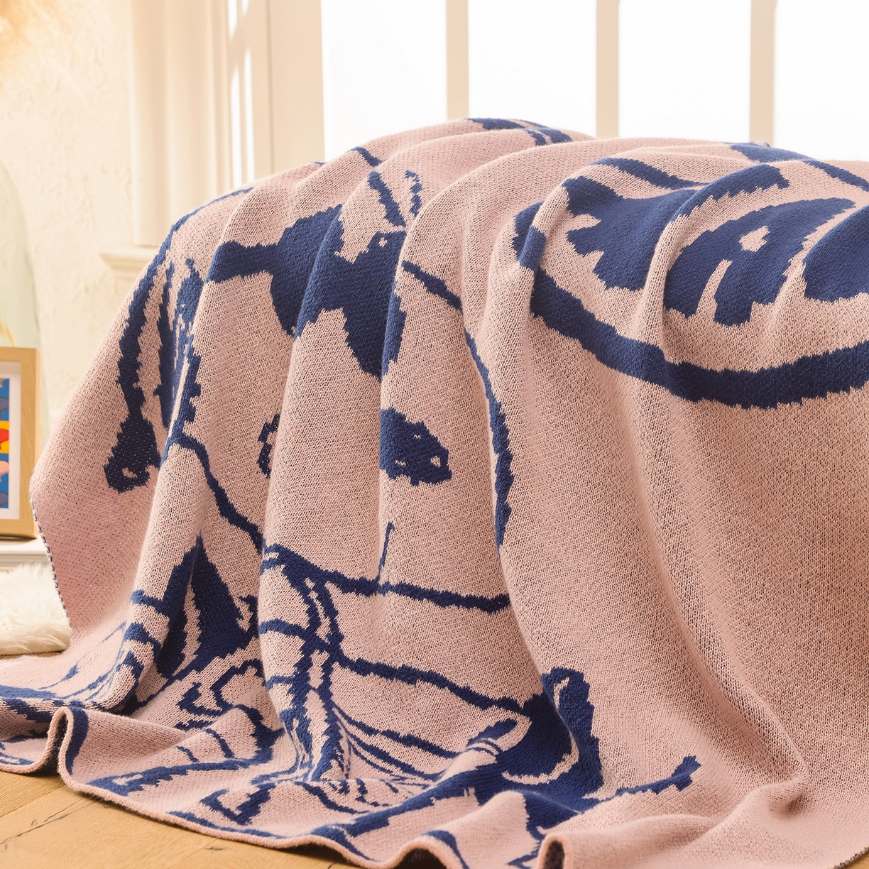 91家纺网 家纺一手货源 找家纺 栩裕纺织 2026新款史努比SNOOPY正版授权独家针织毯披肩膝盖毯儿童毯多功能盖毯送礼礼品终端控价 史努比-香橘士（粉）