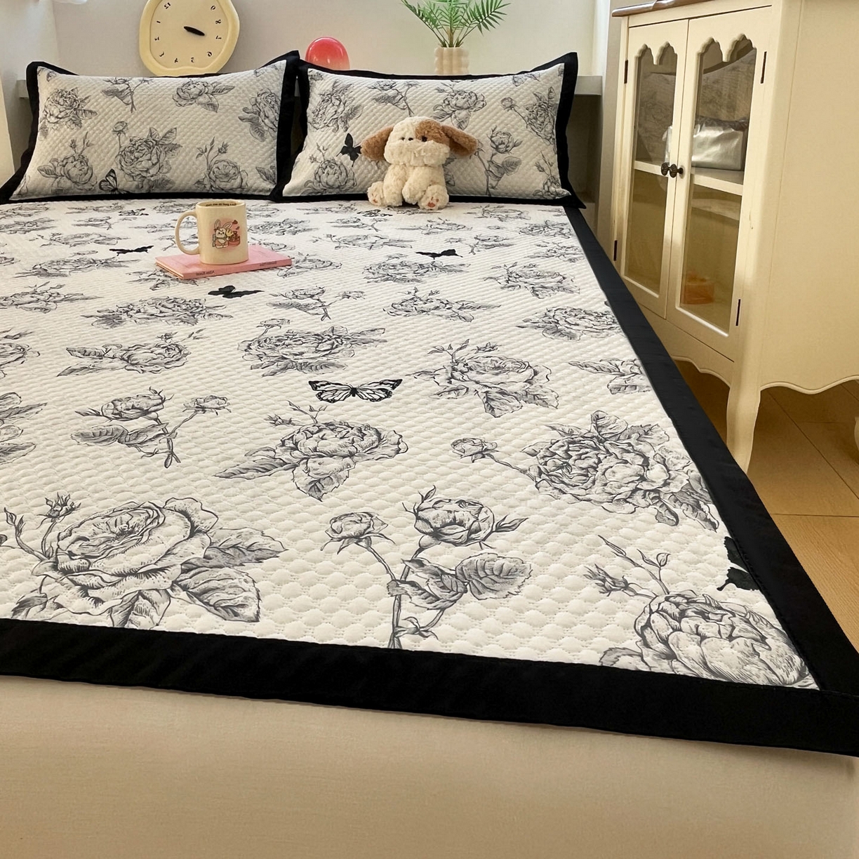 91家纺网 家纺一手货源 找家纺 寐居家纺 2026新款冰豆豆数码印花席三明治底凉席席子 盛世蔷薇