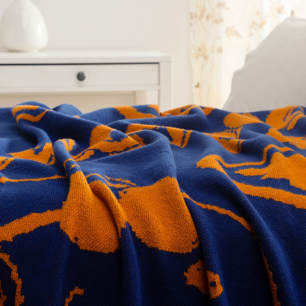 91家纺网 家纺一手货源 找家纺 栩裕纺织 2026新款史努比SNOOPY正版授权独家针织毯披肩膝盖毯儿童毯多功能盖毯送礼礼品终端控价 史努比-香橘士