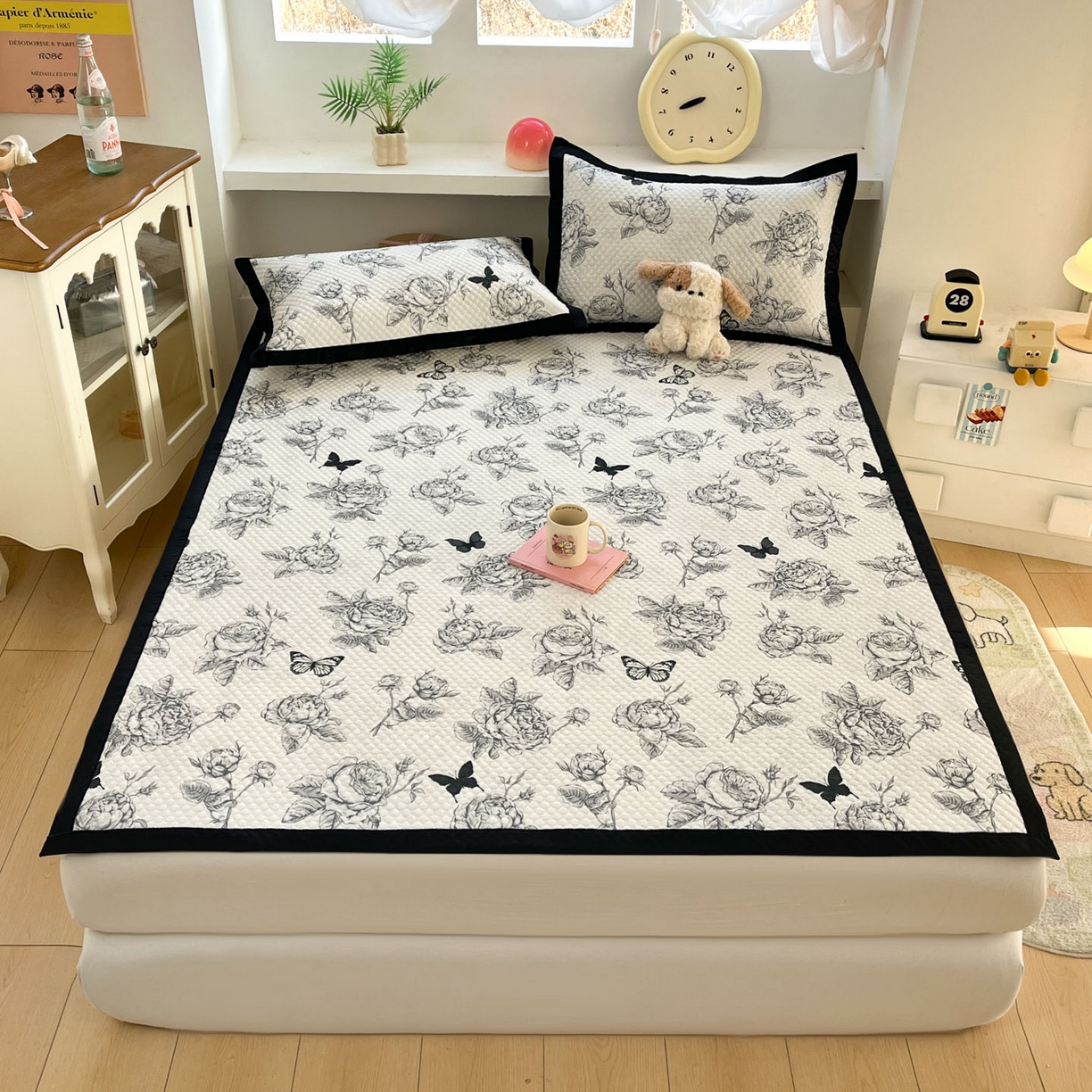 91家纺网 家纺一手货源 找家纺 寐居家纺 2026新款冰豆豆数码印花席三明治底凉席席子 盛世蔷薇