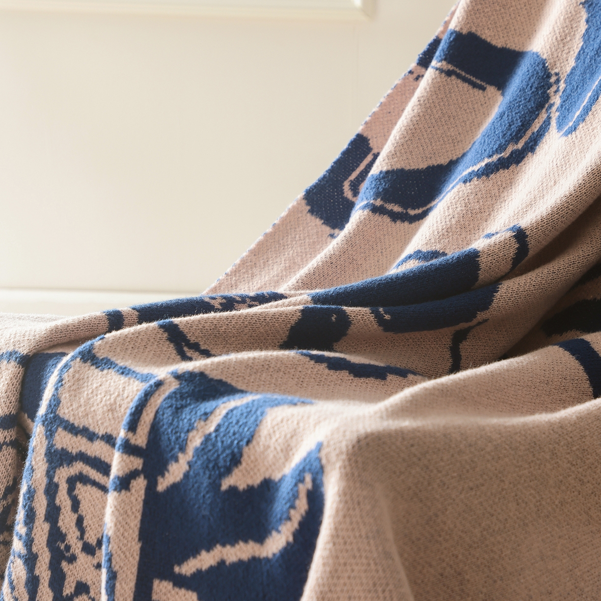 91家纺网 家纺一手货源 找家纺 栩裕纺织 2026新款史努比SNOOPY正版授权独家针织毯披肩膝盖毯儿童毯多功能盖毯送礼礼品终端控价 史努比-香橘士（粉）