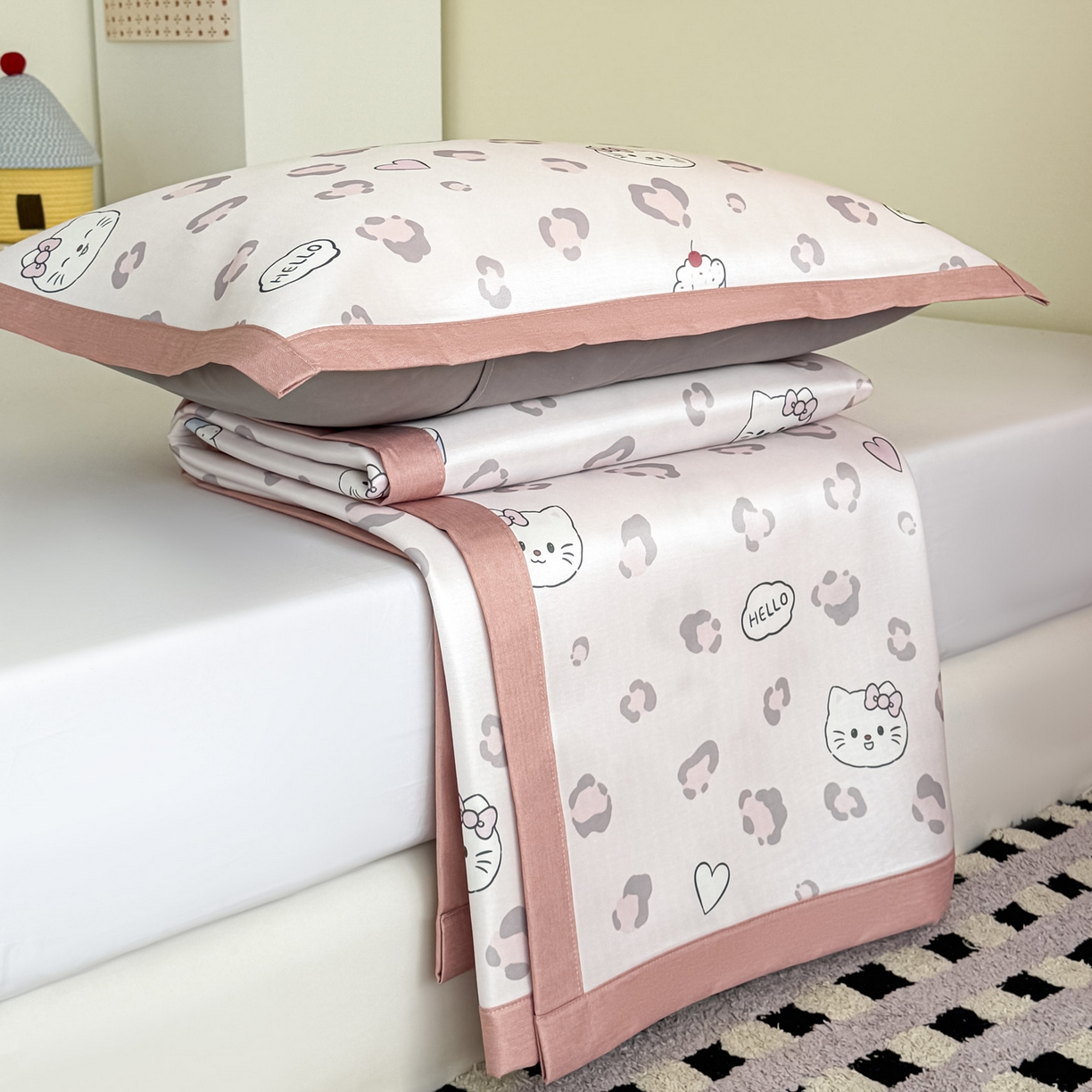 91家纺网 家纺一手货源 找家纺 倾慕家纺 2026春夏新款A类印花小冰皮软席凉席席子 豹猫粉