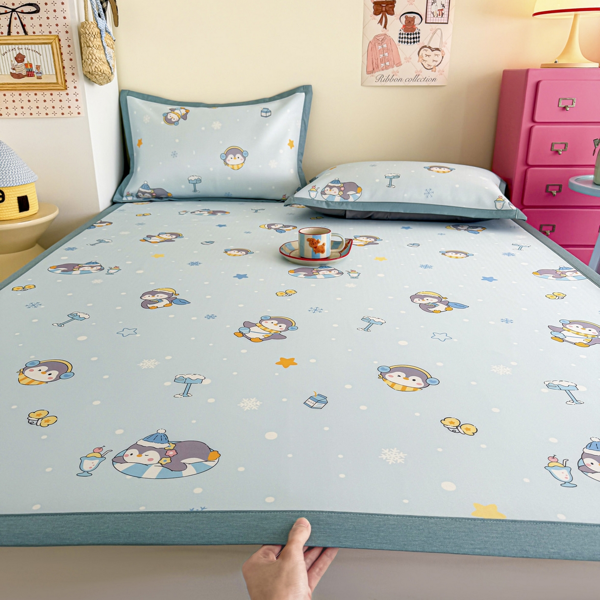 91家纺网 家纺一手货源 找家纺 倾慕家纺 2026春夏新款A类印花小冰皮软席凉席席子 冰雪企鹅