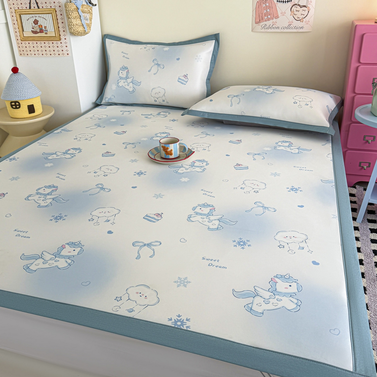 91家纺网 家纺一手货源 找家纺 倾慕家纺 2026春夏新款A类印花小冰皮软席凉席席子 云朵小马