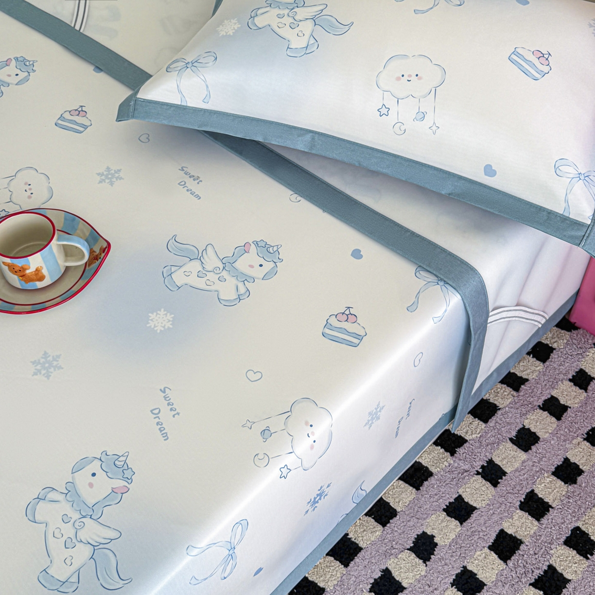 91家纺网 家纺一手货源 找家纺 倾慕家纺 2026春夏新款A类印花小冰皮软席凉席席子 云朵小马