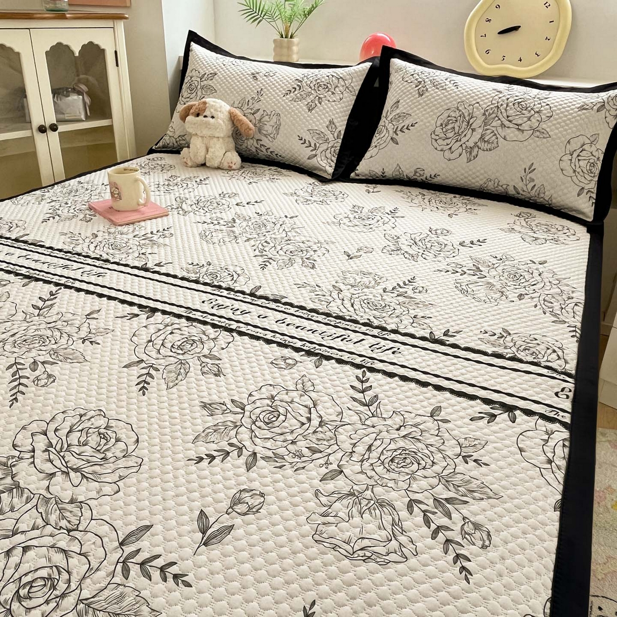 91家纺网 家纺一手货源 找家纺 寐居家纺 2026新款冰豆豆数码印花席三明治底凉席席子 午后茶花