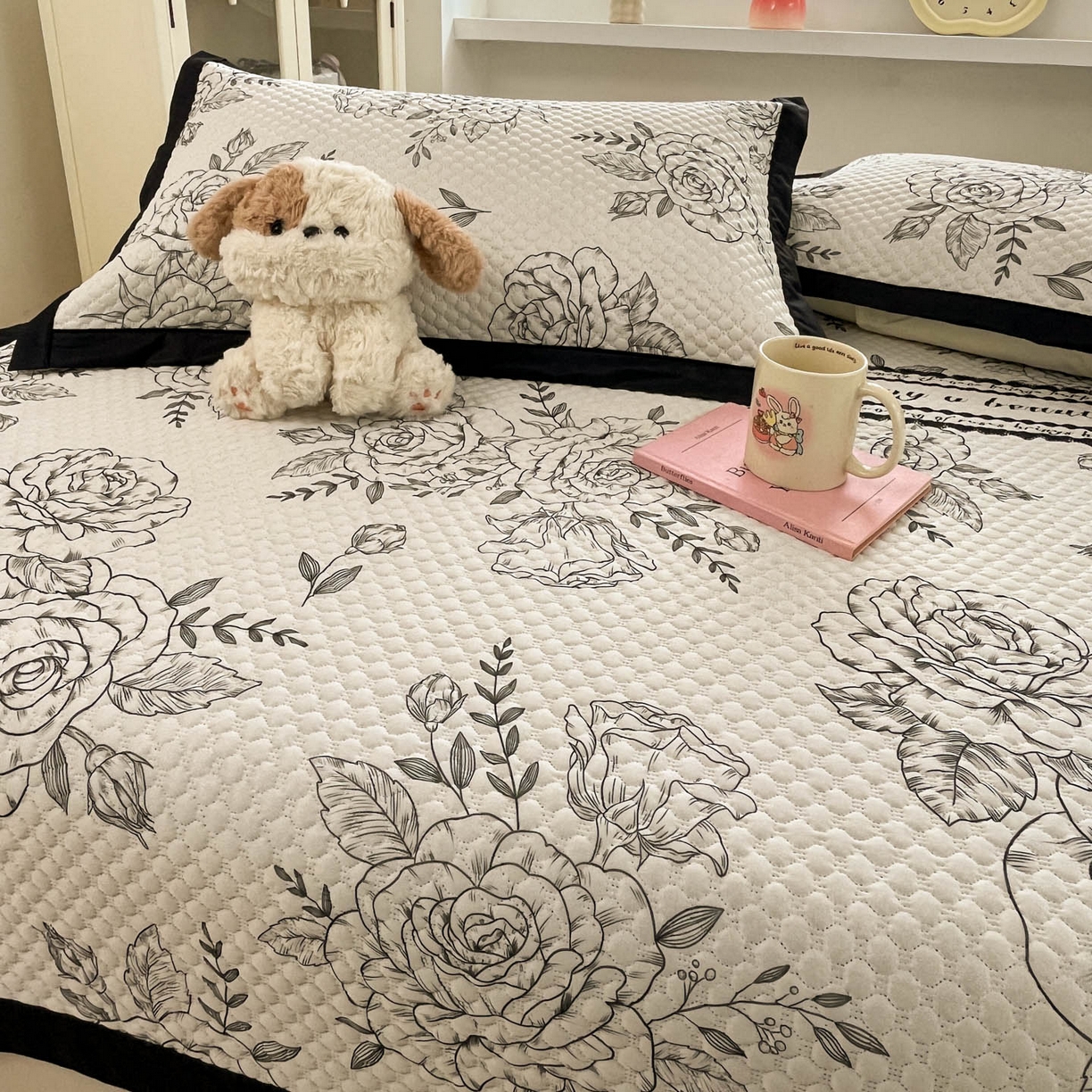 91家纺网 家纺一手货源 找家纺 寐居家纺 2026新款冰豆豆数码印花席三明治底凉席席子 午后茶花