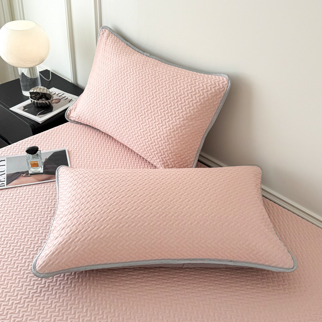 91家纺网 家纺一手货源 找家纺 （总）倾慕家纺 2026春夏新款全PE冰豆豆全包围床笠款凉席席子