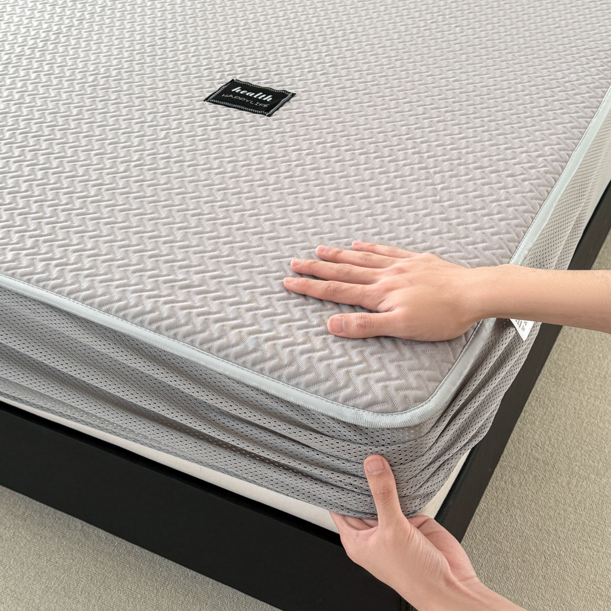 91家纺网 家纺一手货源 找家纺 倾慕家纺 2026春夏新款全PE冰豆豆全包围床笠款凉席席子 箭纹灰