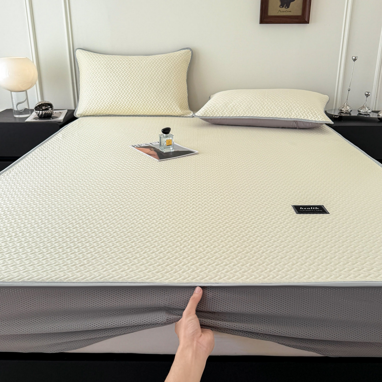 91家纺网 家纺一手货源 找家纺 倾慕家纺 2026春夏新款全PE冰豆豆全包围床笠款凉席席子 箭纹米白