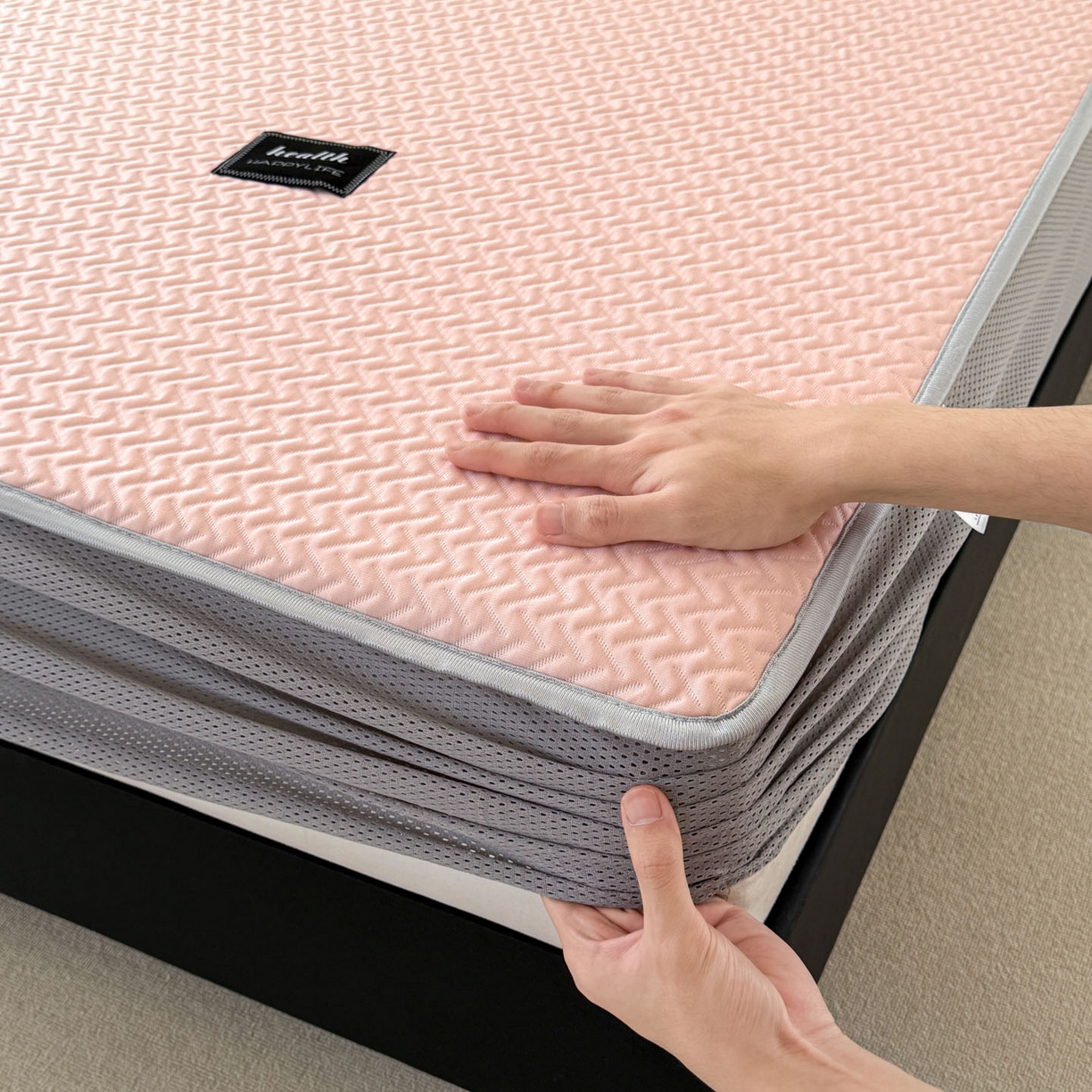 91家纺网 家纺一手货源 找家纺 倾慕家纺 2026春夏新款全PE冰豆豆全包围床笠款凉席席子 箭纹粉