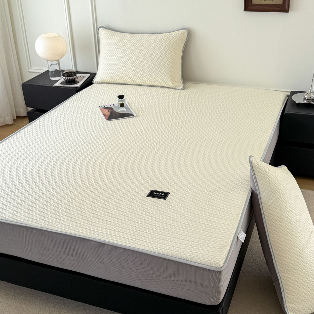 91家纺网 家纺一手货源 找家纺 倾慕家纺 2026春夏新款全PE冰豆豆全包围床笠款凉席席子 箭纹米白