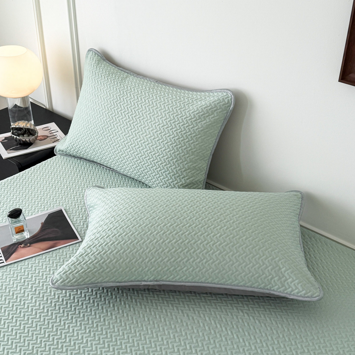 91家纺网 家纺一手货源 找家纺 倾慕家纺 2026春夏新款全PE冰豆豆全包围床笠款凉席席子 箭纹绿