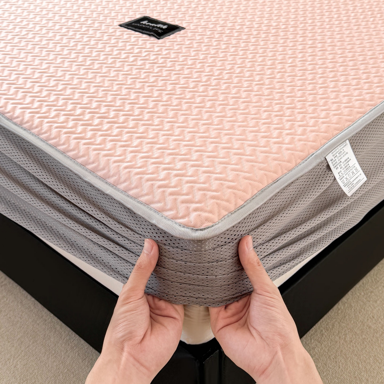 91家纺网 家纺一手货源 找家纺 倾慕家纺 2026春夏新款全PE冰豆豆全包围床笠款凉席席子 箭纹粉