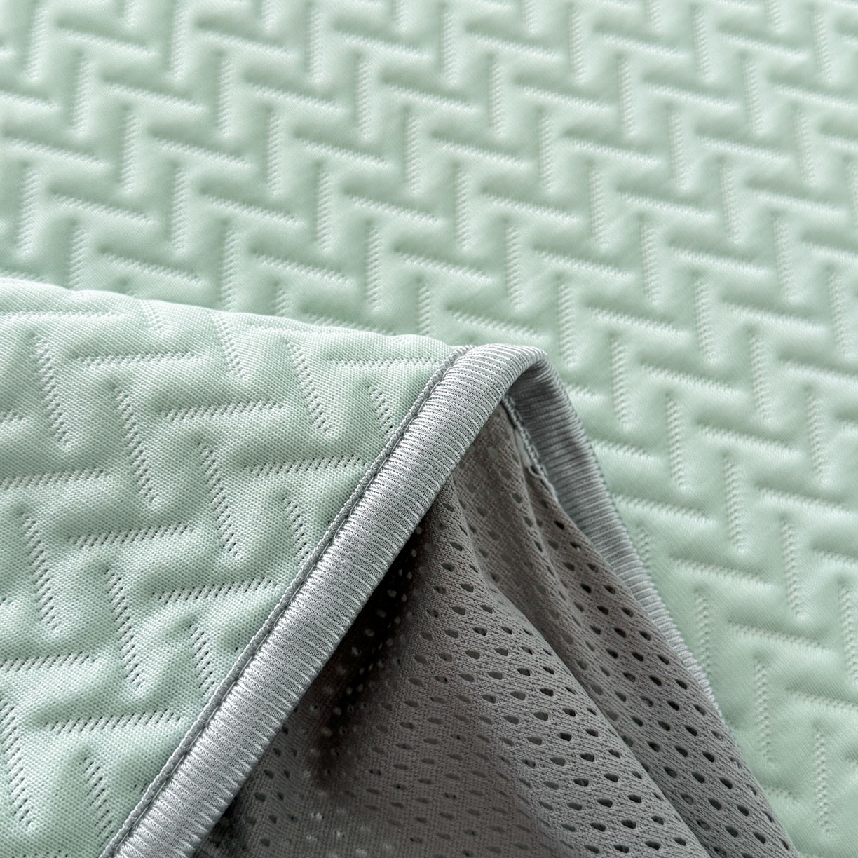 91家纺网 家纺一手货源 找家纺 倾慕家纺 2026春夏新款全PE冰豆豆全包围床笠款凉席席子 箭纹绿