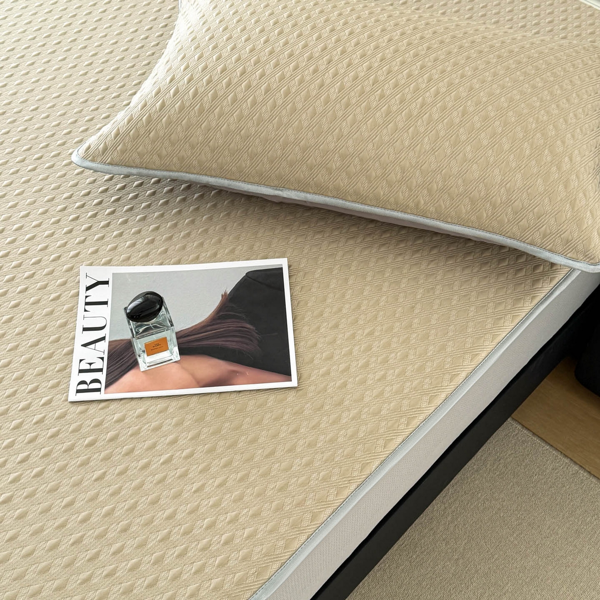 91家纺网 家纺一手货源 找家纺 倾慕家纺 2026春夏新款全PE冰豆豆全包围床笠款凉席席子 菱形泡香槟