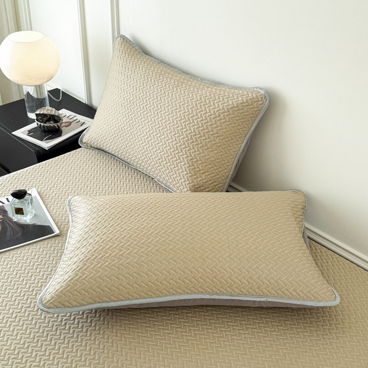 91家纺网 家纺一手货源 找家纺 倾慕家纺 2026春夏新款全PE冰豆豆全包围床笠款凉席席子 箭纹卡其