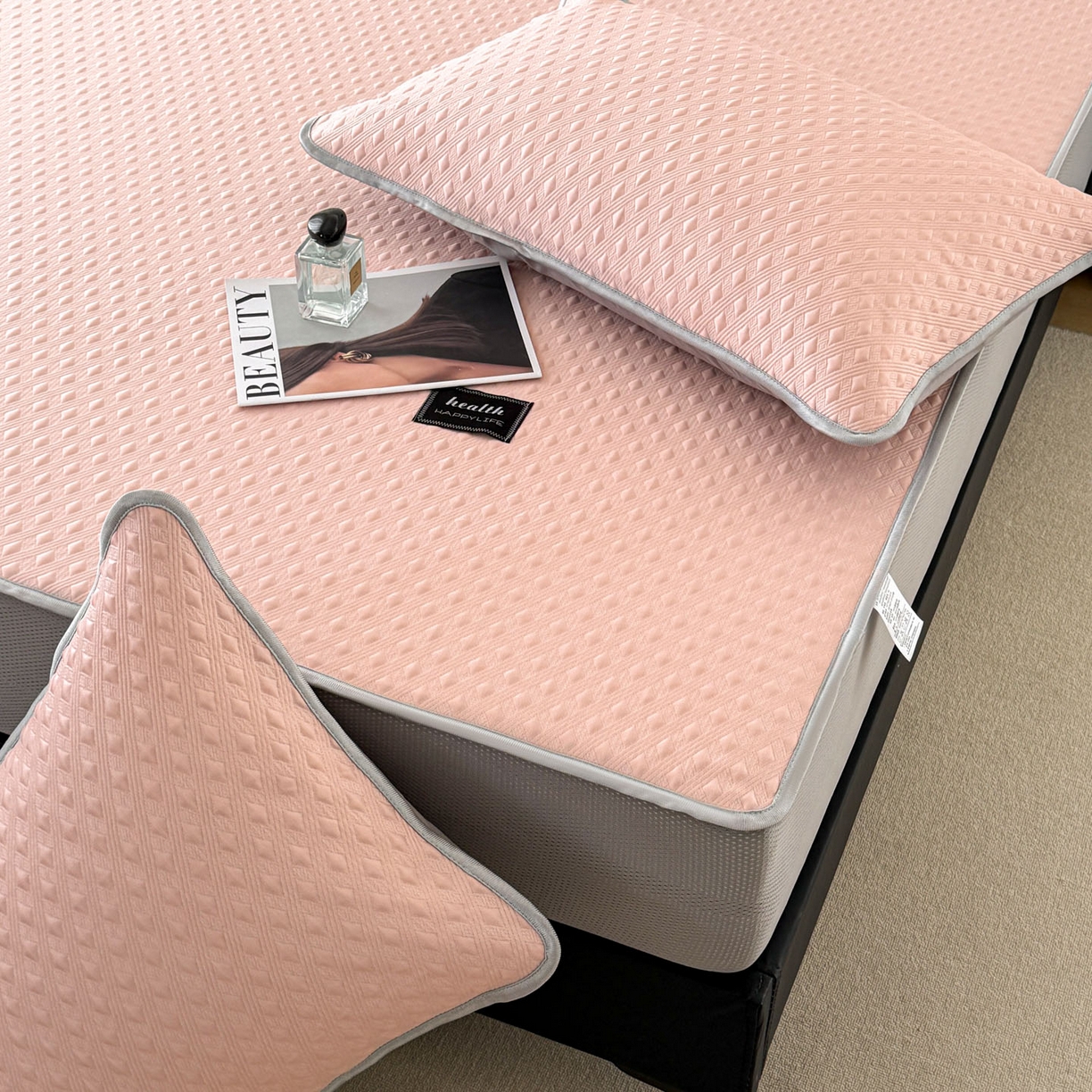 91家纺网 家纺一手货源 找家纺 倾慕家纺 2026春夏新款全PE冰豆豆全包围床笠款凉席席子 菱形泡粉