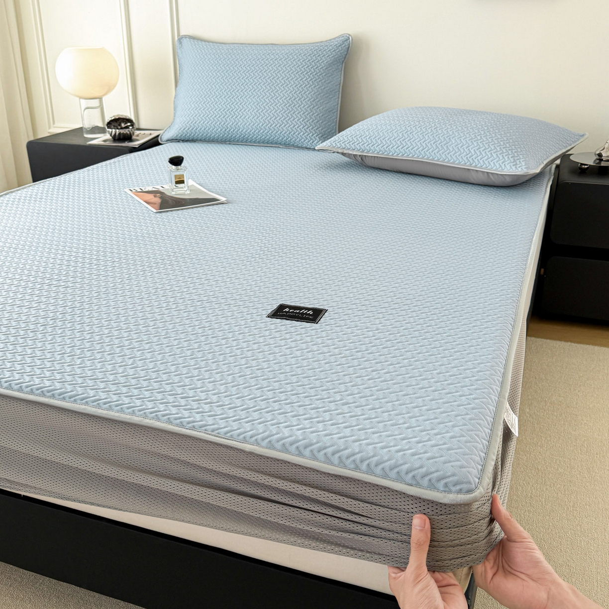 91家纺网 家纺一手货源 找家纺 倾慕家纺 2026春夏新款全PE冰豆豆全包围床笠款凉席席子 箭纹蓝