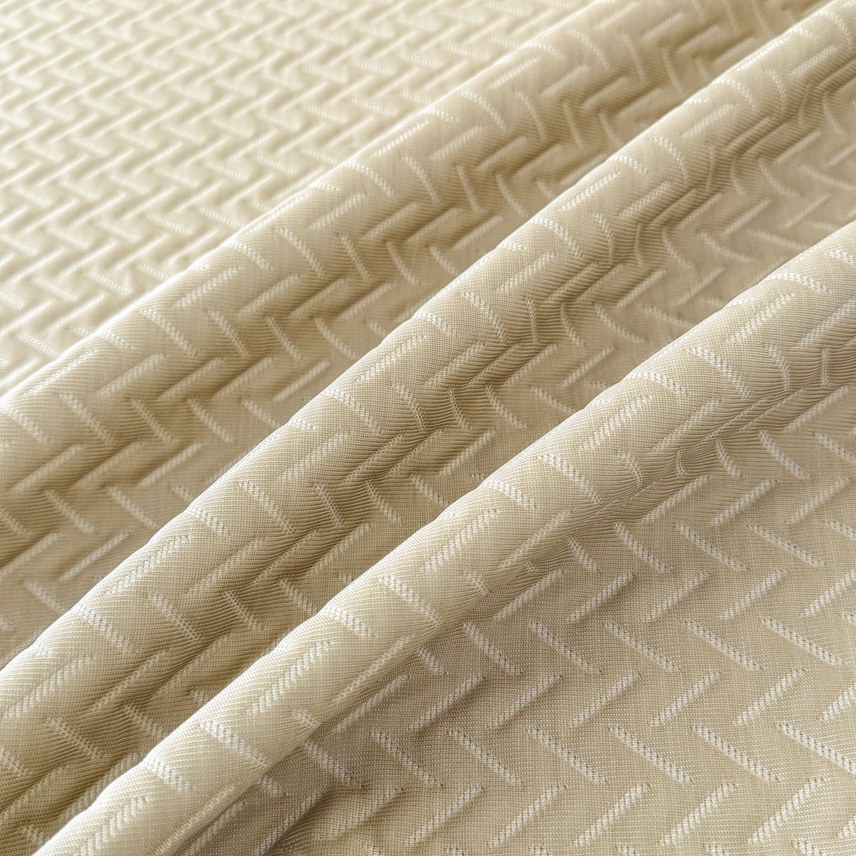 91家纺网 家纺一手货源 找家纺 倾慕家纺 2026春夏新款全PE冰豆豆全包围床笠款凉席席子 箭纹卡其