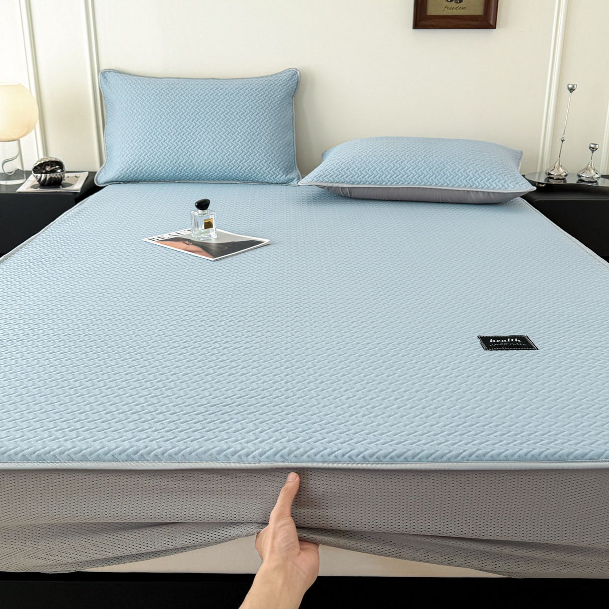 91家纺网 家纺一手货源 找家纺 倾慕家纺 2026春夏新款全PE冰豆豆全包围床笠款凉席席子 箭纹蓝