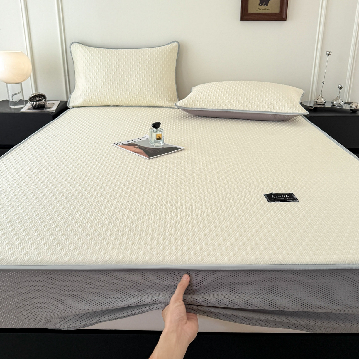 91家纺网 家纺一手货源 找家纺 倾慕家纺 2026春夏新款全PE冰豆豆全包围床笠款凉席席子 菱形泡米白