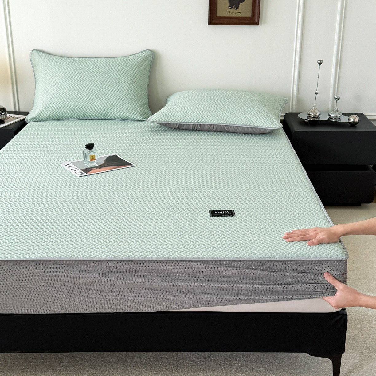 91家纺网 家纺一手货源 找家纺 倾慕家纺 2026春夏新款全PE冰豆豆全包围床笠款凉席席子 箭纹绿