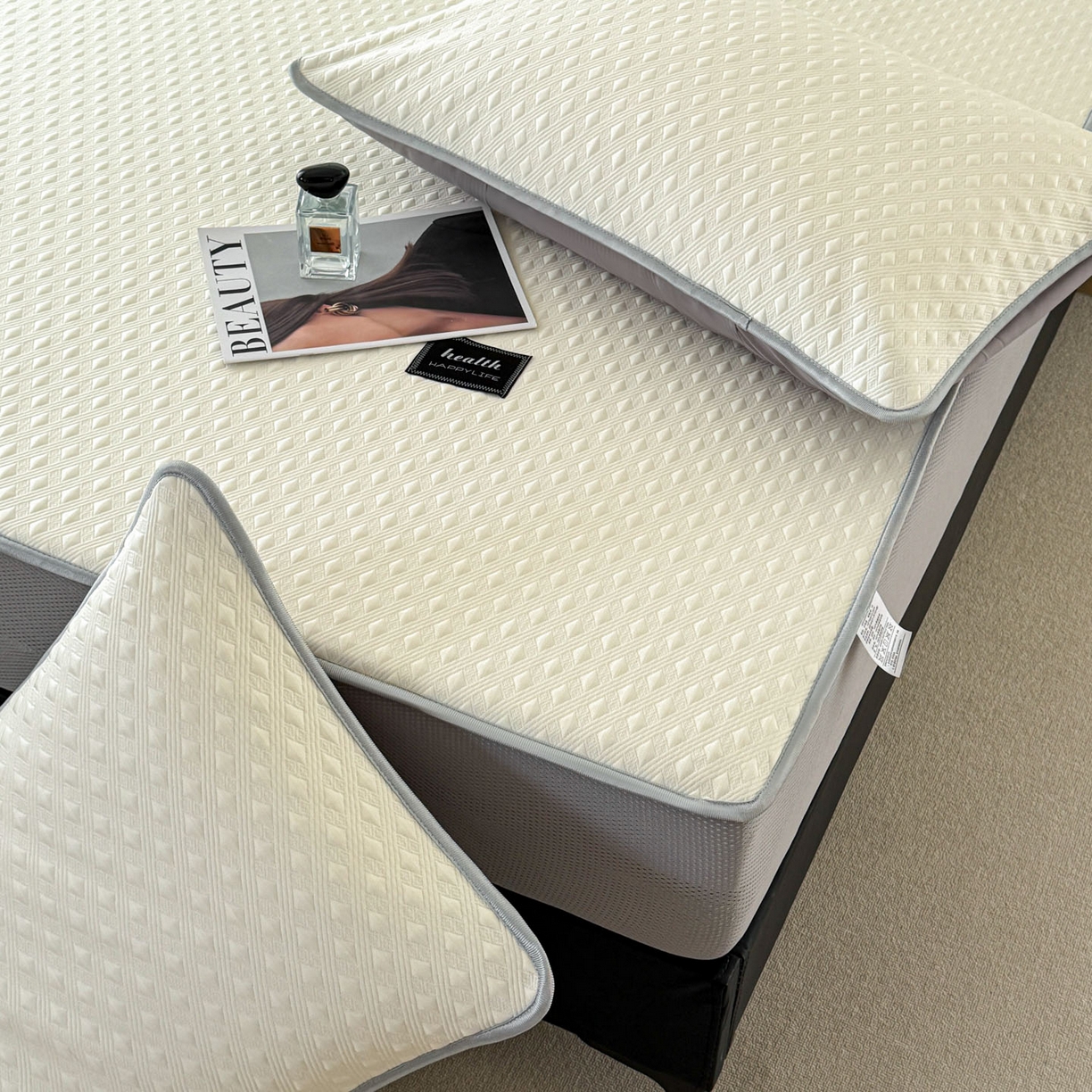 91家纺网 家纺一手货源 找家纺 倾慕家纺 2026春夏新款全PE冰豆豆全包围床笠款凉席席子 菱形泡米白