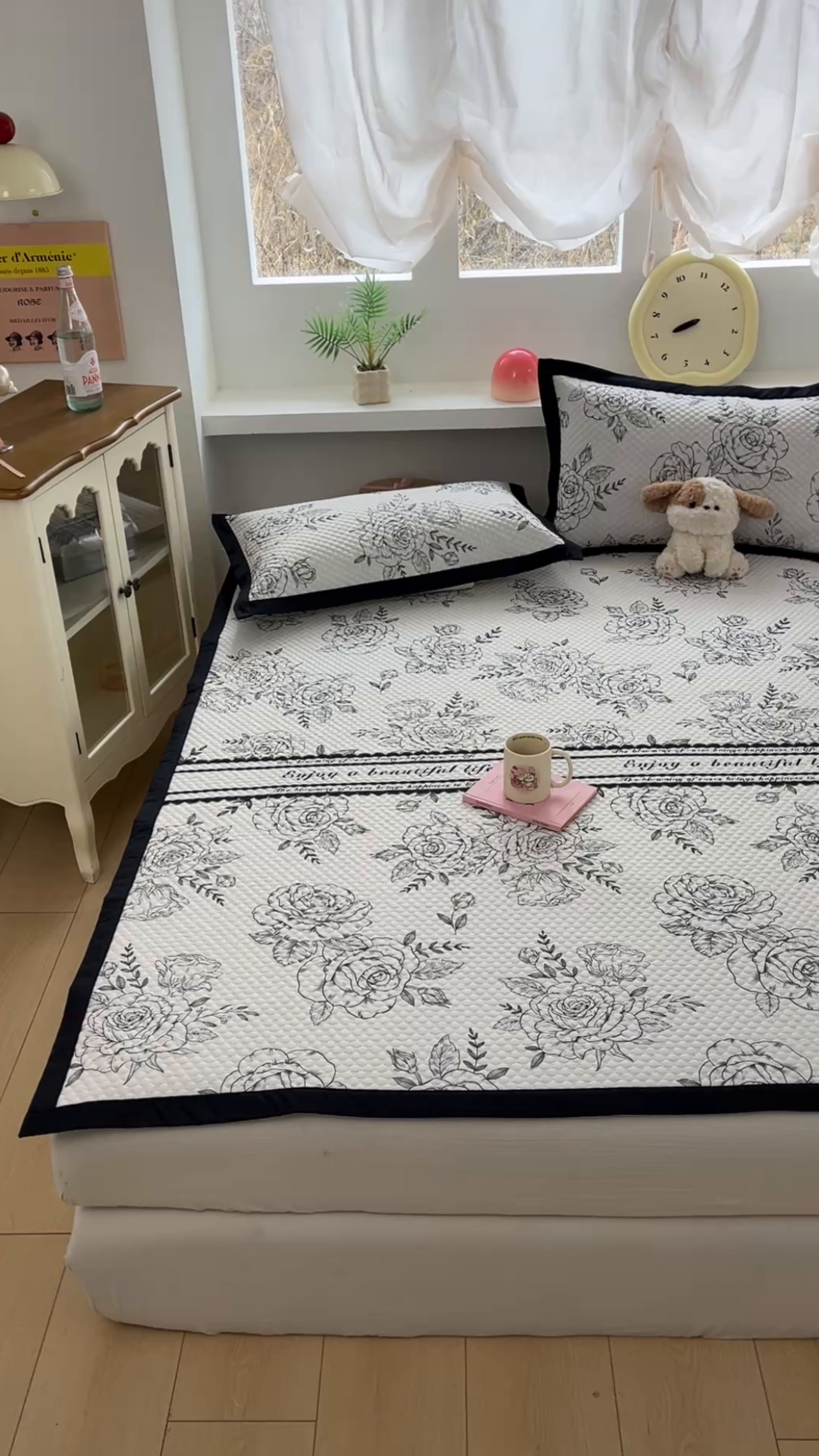 91家纺网 家纺一手货源 找家纺 寐居家纺 2026新款冰豆豆数码印花席三明治底凉席席子 午后茶花