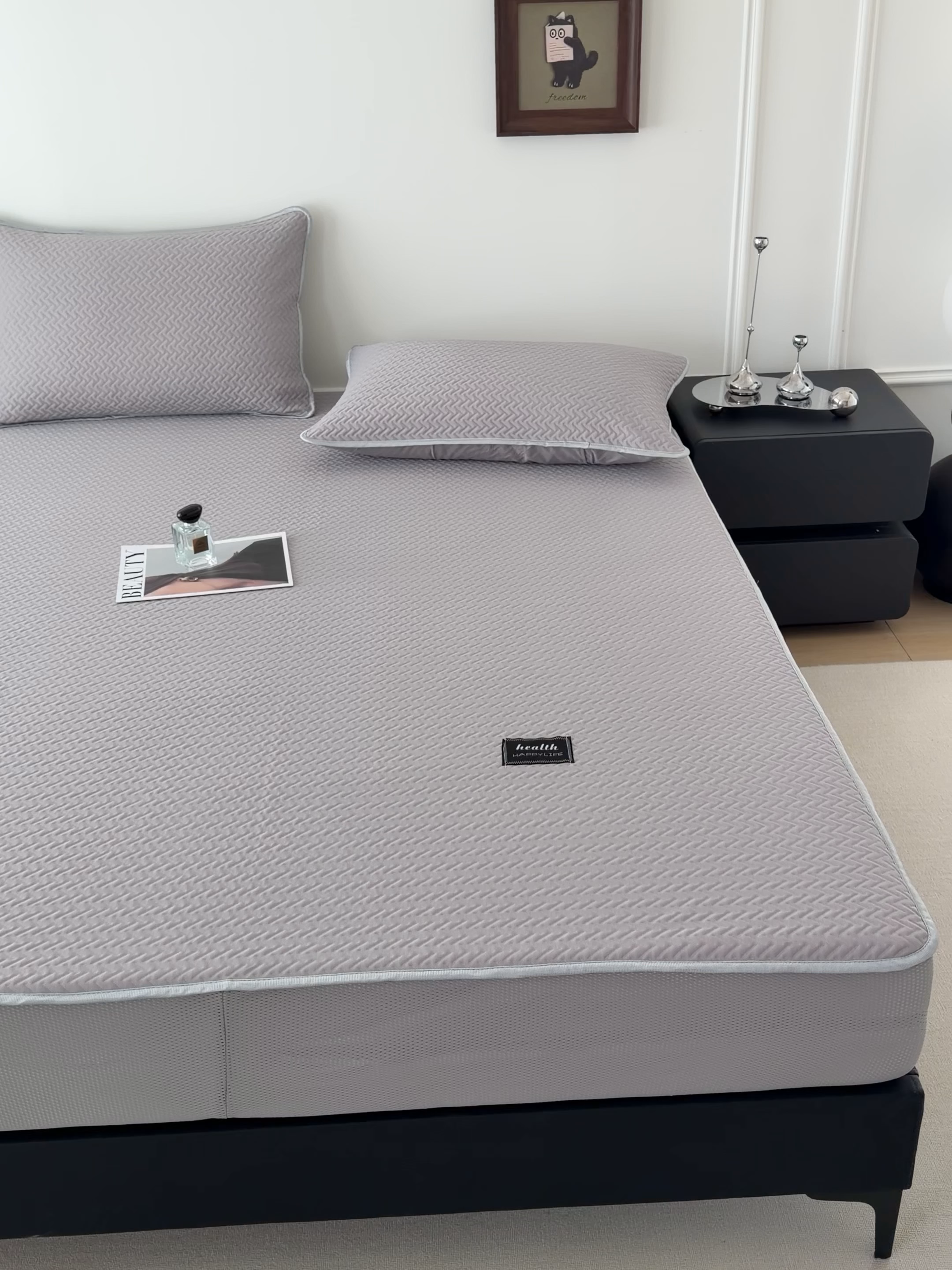 91家纺网 家纺一手货源 找家纺 倾慕家纺 2026春夏新款全PE冰豆豆全包围床笠款凉席席子 箭纹灰