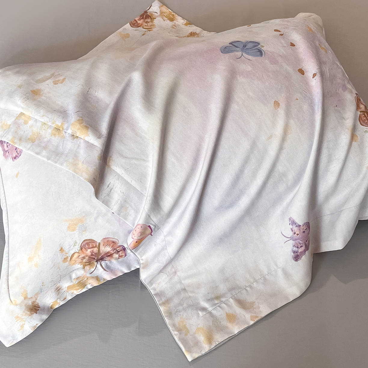 91家纺网 家纺一手货源 找家纺 经年 2026春夏新款天丝数码印花四件套-花漾蝶影 花漾蝶影-紫灰