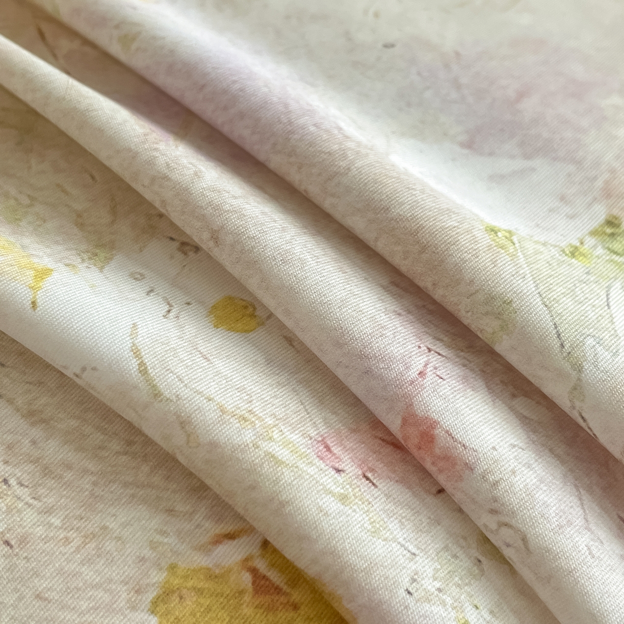 91家纺网 家纺一手货源 找家纺 经年 2026春夏新款天丝数码印花四件套-花漾蝶影 花漾蝶影-香槟