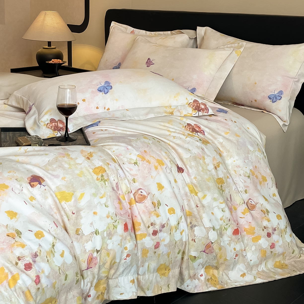 91家纺网 家纺一手货源 找家纺 经年 2026春夏新款天丝数码印花四件套-花漾蝶影 花漾蝶影-香槟