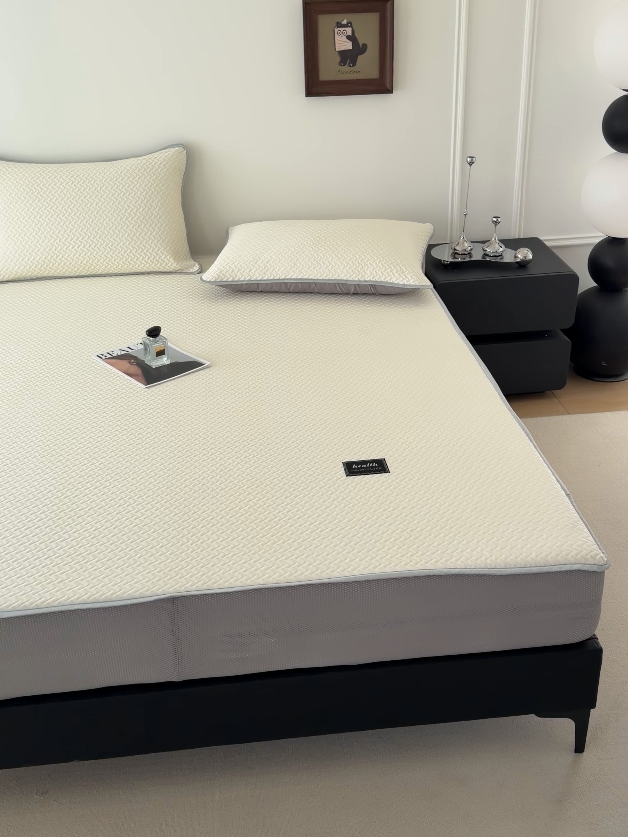 91家纺网 家纺一手货源 找家纺 倾慕家纺 2026春夏新款全PE冰豆豆全包围床笠款凉席席子 箭纹米白